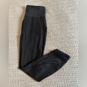 Lululemon High Rise Black Legging Pant With Mesh Trim Size 8